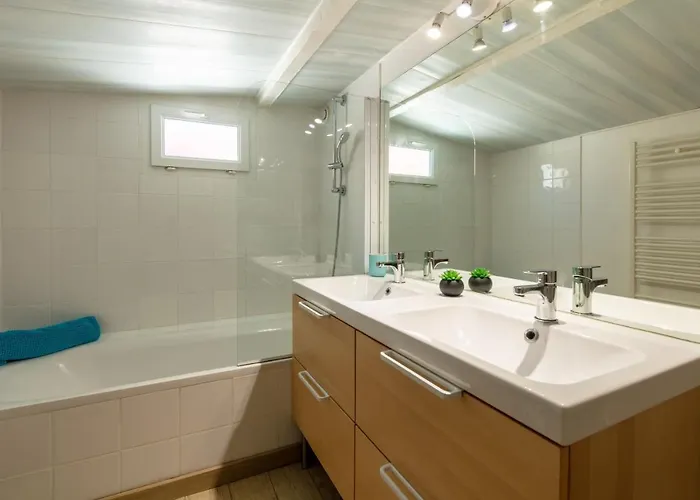 Le Cigalou, Authentique Cabanon De Pecheur En Bord De Avec Sa Terrasse Spacieuse Et Amenagee Villa