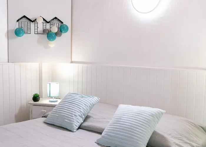 Villa Le Cigalou, Authentique Cabanon De Pecheur En Bord De Avec Sa Terrasse Spacieuse Et Amenagee *