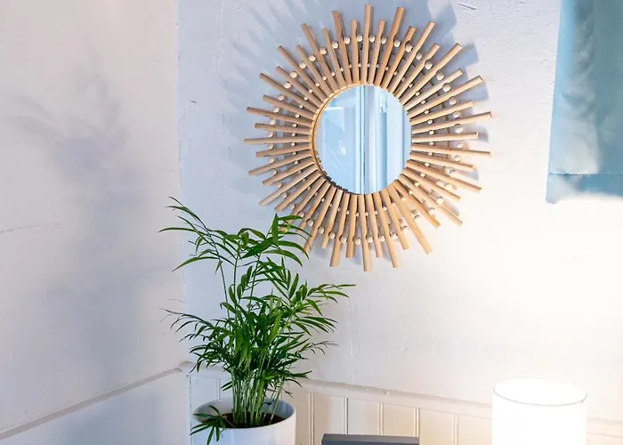 Le Cigalou, Authentique Cabanon De Pecheur En Bord De Avec Sa Terrasse Spacieuse Et Amenagee Hyeres