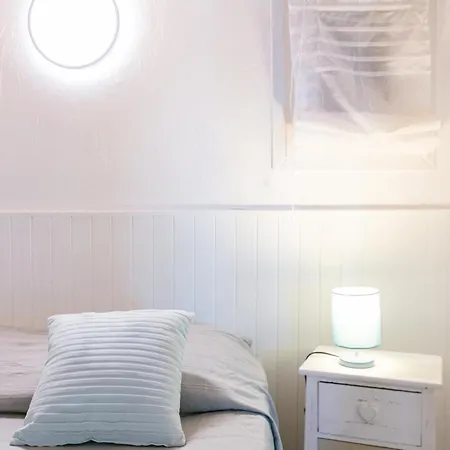 Le Cigalou, Authentique Cabanon De Pêcheur En Bord De Avec Sa Terrasse Spacieuse Et Aménagée Hyères