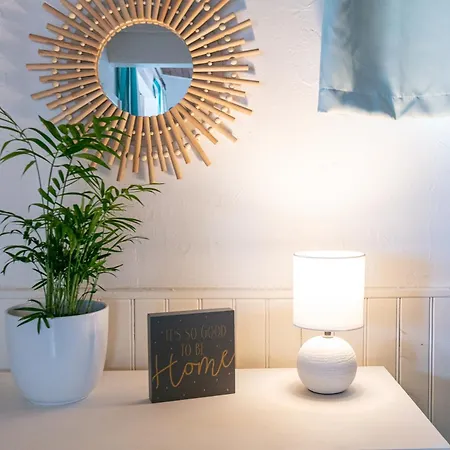 Le Cigalou, Authentique Cabanon De Pêcheur En Bord De Avec Sa Terrasse Spacieuse Et Aménagée Hyères