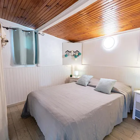 Villa Le Cigalou, Authentique Cabanon De Pêcheur En Bord De Avec Sa Terrasse Spacieuse Et Aménagée