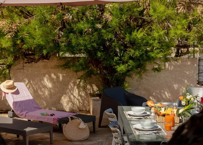 Le Cigalou, Authentique Cabanon De Pêcheur En Bord De Avec Sa Terrasse Spacieuse Et Aménagée * Hyères
