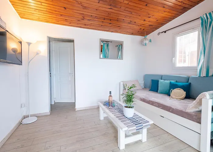 Villa Le Cigalou, Authentique Cabanon De Pêcheur En Bord De Avec Sa Terrasse Spacieuse Et Aménagée